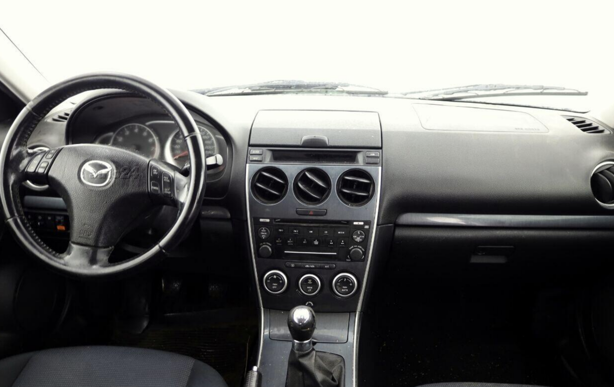 Mazda 6 (2002-2007)  Automedia F0263 raadio sobivus autole