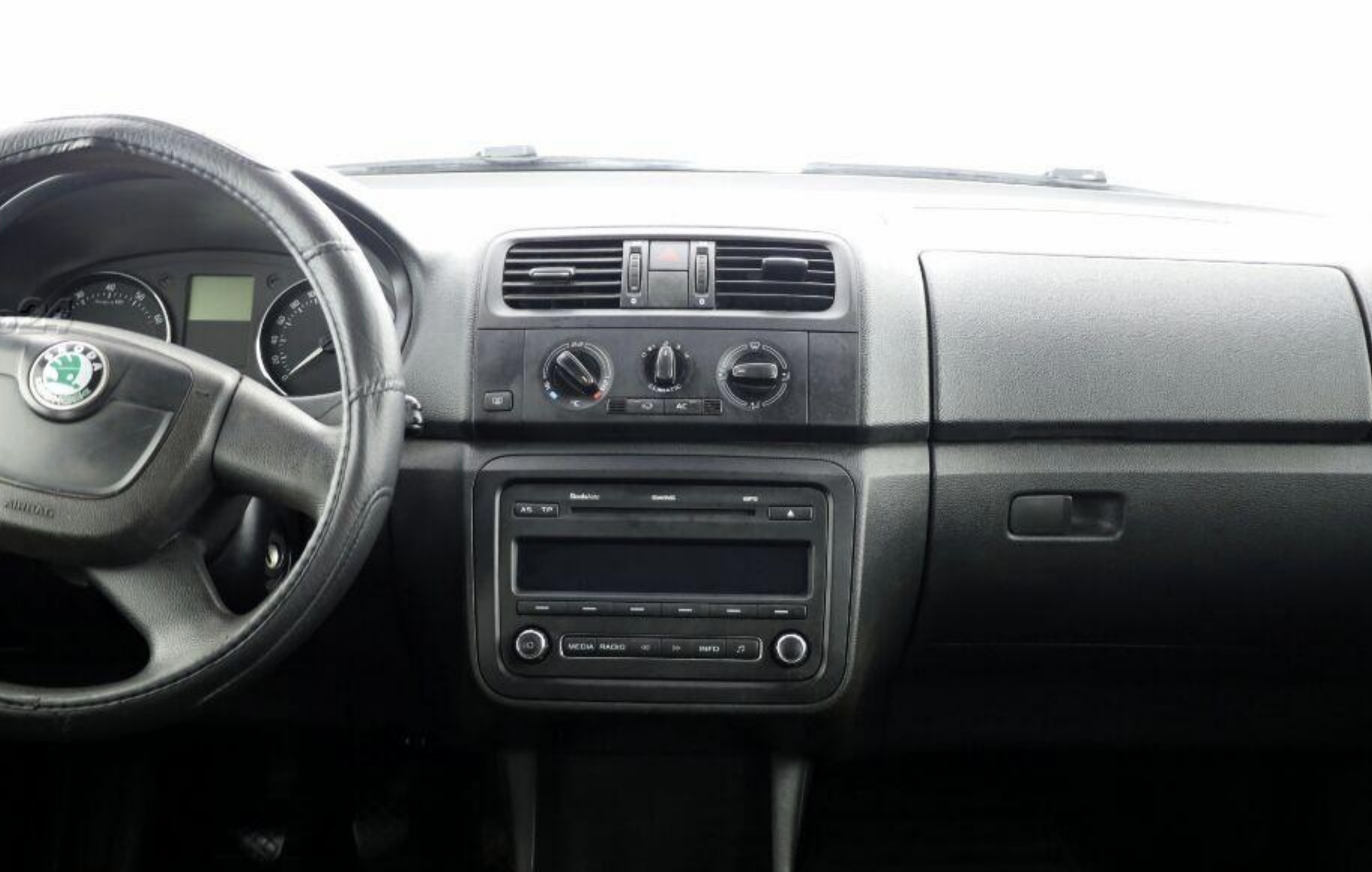 Skoda Fabia (2007-2014) Automedia F0486 raadio sobivus autole