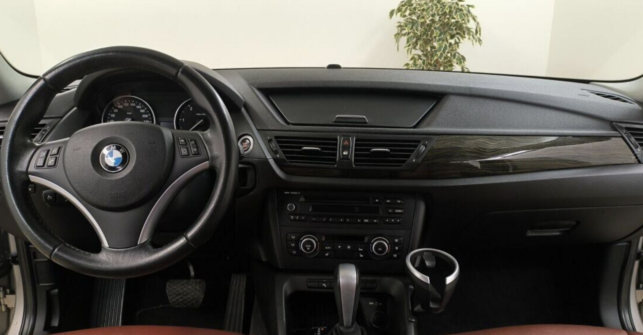 BMW X1 E84 (2009-2015) w/o orig. Screen  Automedia F0846 raadio sobivus autole