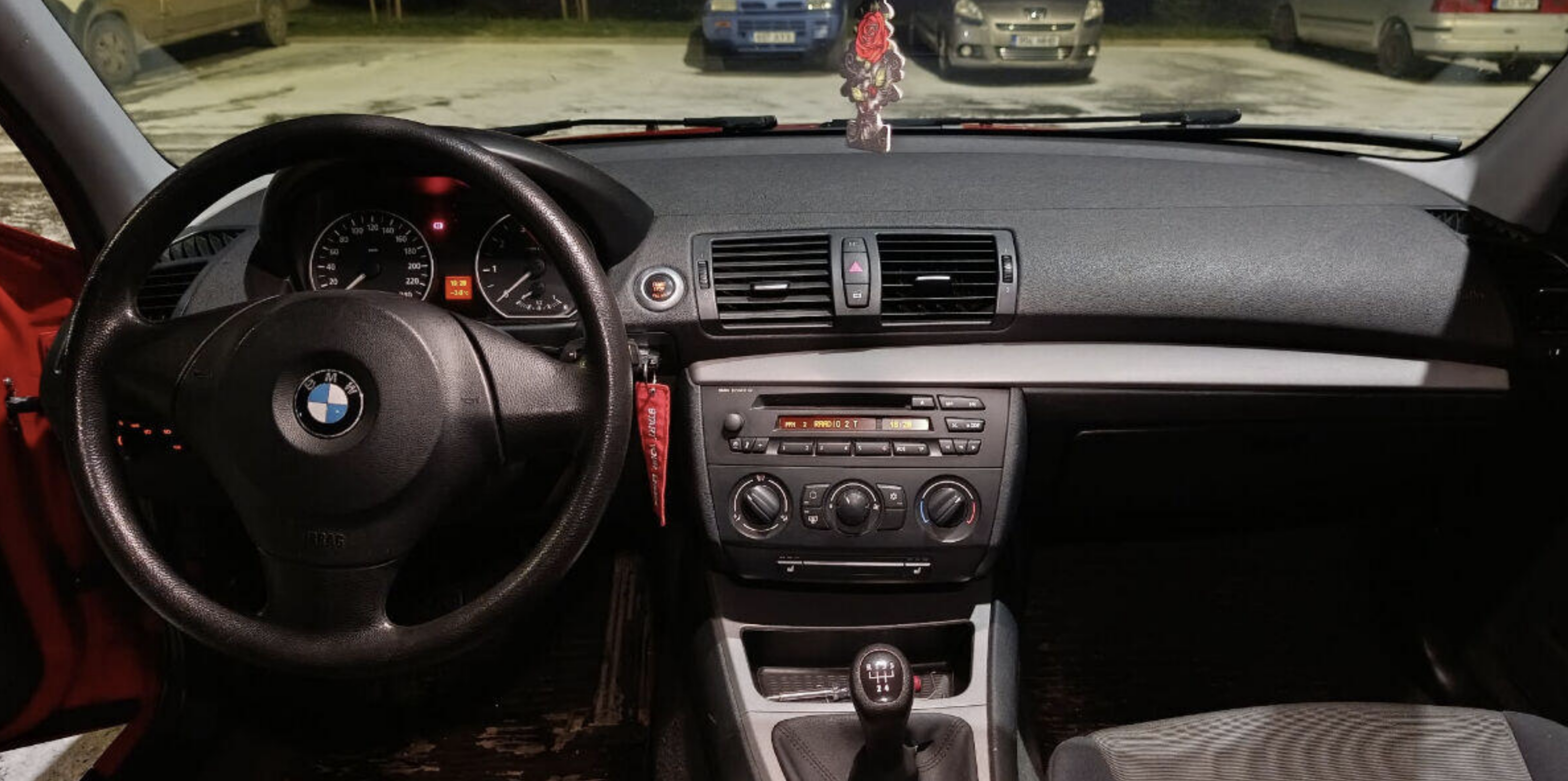 BMW 1. ser. E81 | E82 | E87 | E88 (2004-2012) w/o orig. screen Manual Clima  Automedia F1011 raadio sobivus autole