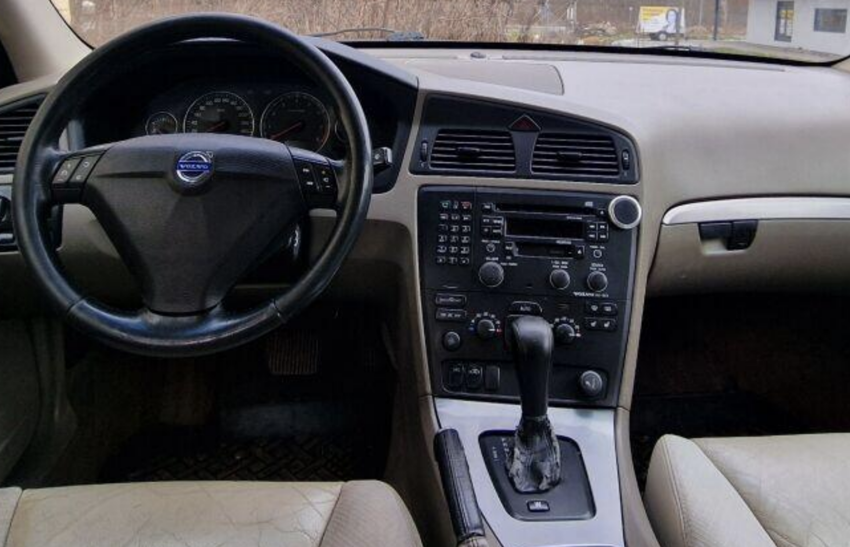 Volvo XC70 | V70 | S60 (2009-2008)  Automedia F2001 raadio sobivus autole