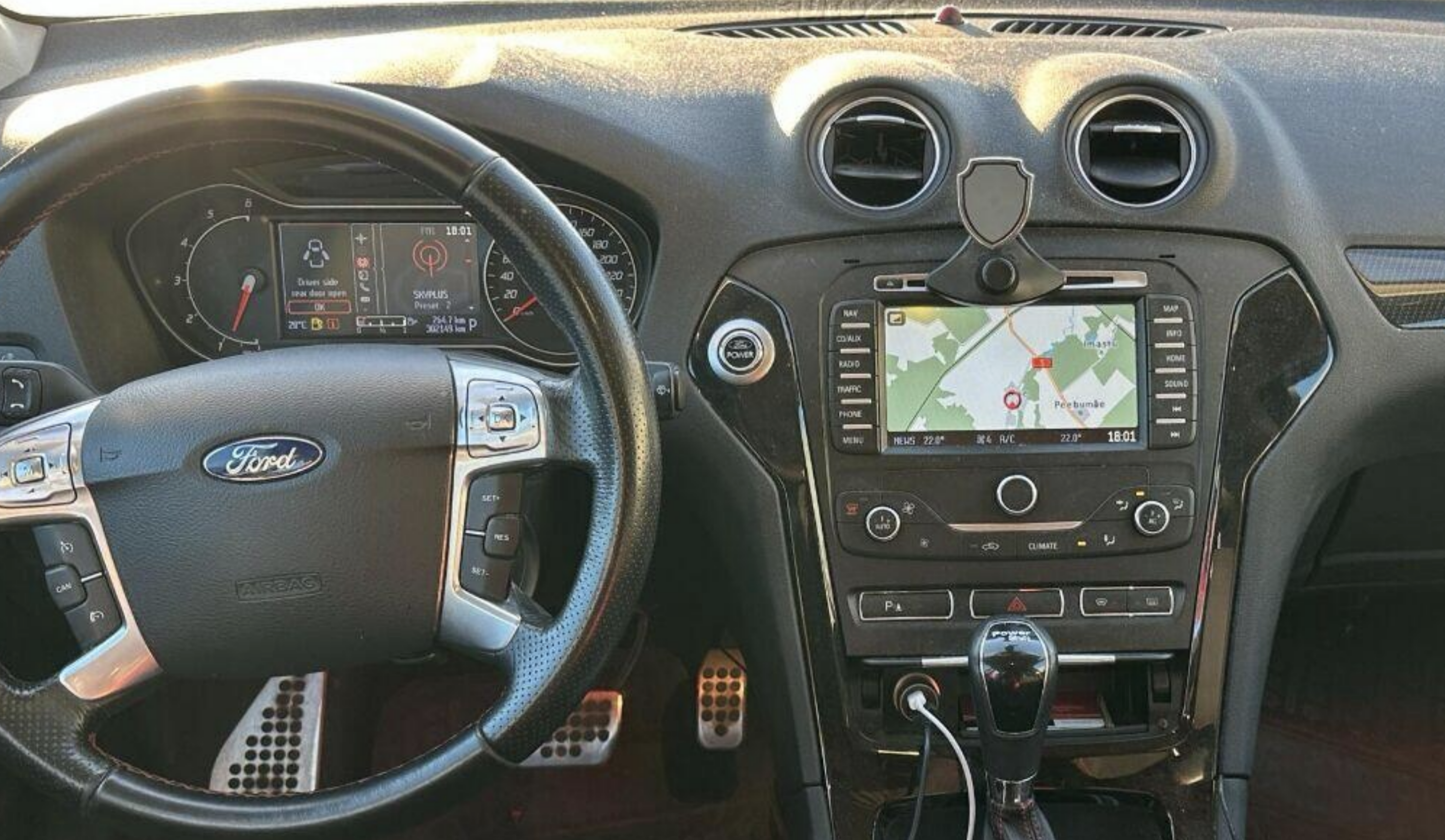 Ford Mondeo (2010-2014) w. Climate Panel Automedia F9455C raadio sobivus autole