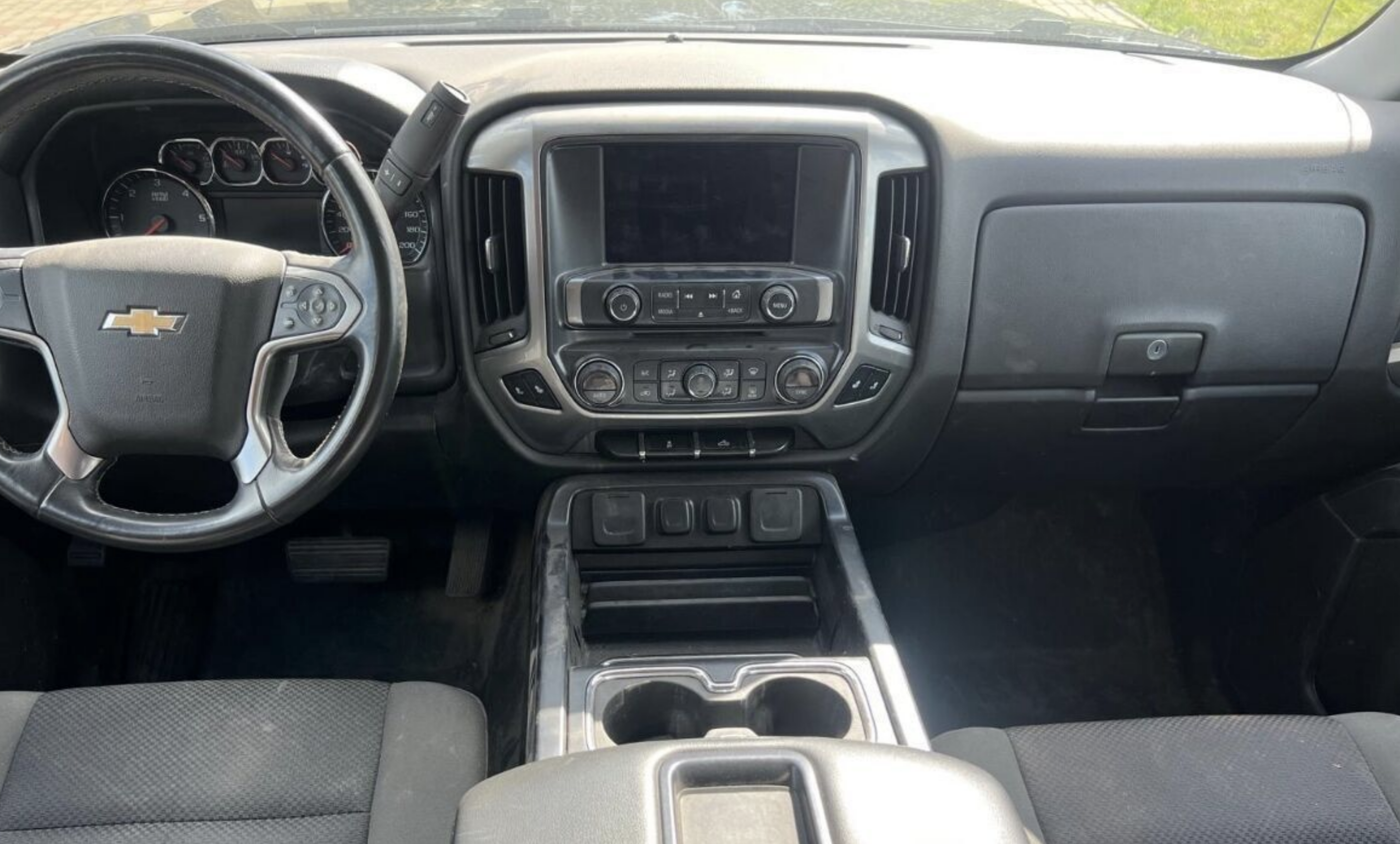 Automedia 9409 Automedia 9409 custom fit multimedia radio suitability for the car