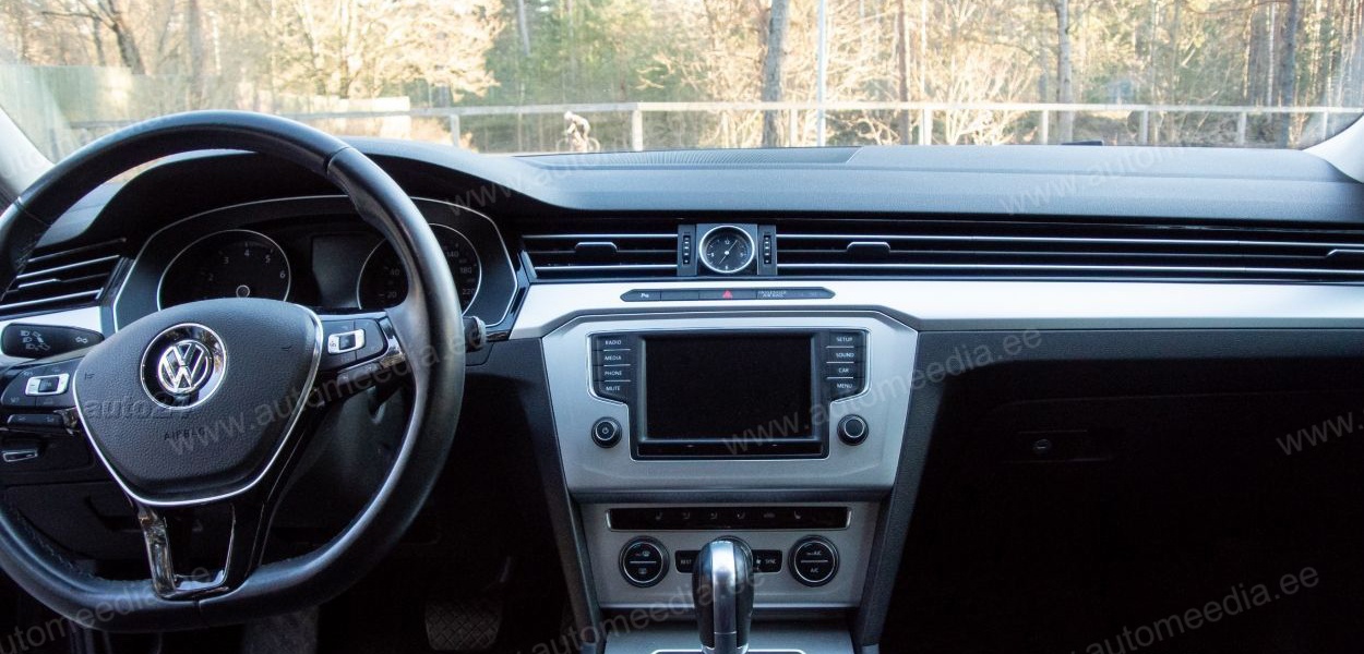 VW Passat B8 (2015 - 2017)  Automedia RVT5579 Automedia RVT5579 mallikohtaisen multimediaradion soveltuvuus autoon