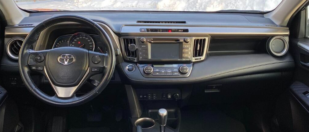 Toyota RAV4 (2013-2017)  Automedia RVT5746 Automedia RVT5746 mallikohtaisen multimediaradion soveltuvuus autoon