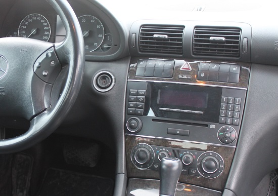 Mercedes-Benz C-Class W203 | CLK C209 (2005-2008)  Automedia WTS-9811 Automedia WTS-9811 совместимость мультимедийного радио в зависимости от модели автомобиля